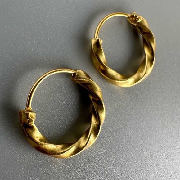 14K Gold Vermeil Twisted Huggie Hoop Earrings 12mm - Picture 7 of 11